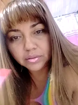 Snapshot of la_beba20 chatting on 12.14.25 la beba20 online show from 12.14.25