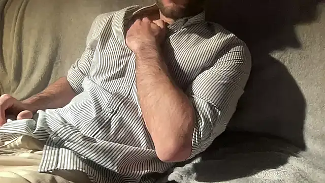 Snapshot of Pmendes98 chatting on 11.17.25 Pmendes98 online show from 11.17.25