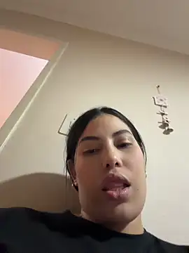 Anna Bitch Disgusting online show from 05.17.26