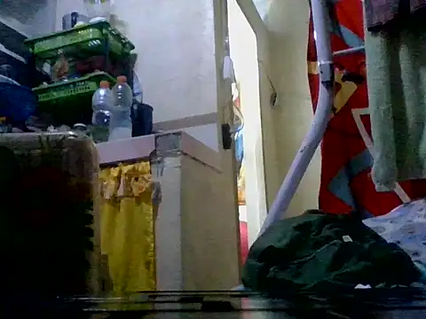 Snapshot of loriepinay46 chatting on 11.26.25 loriepinay46 online show from 11.26.25