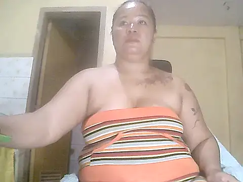 Snapshot of loriepinay46 chatting on 02.07.26 loriepinay46 online show from 02.07.26