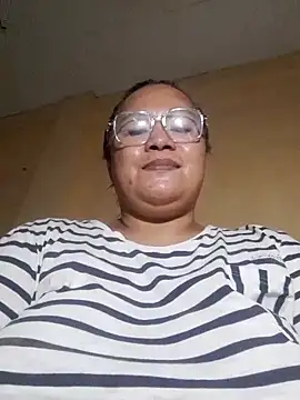 loriepinay46 online show from 06.18.26