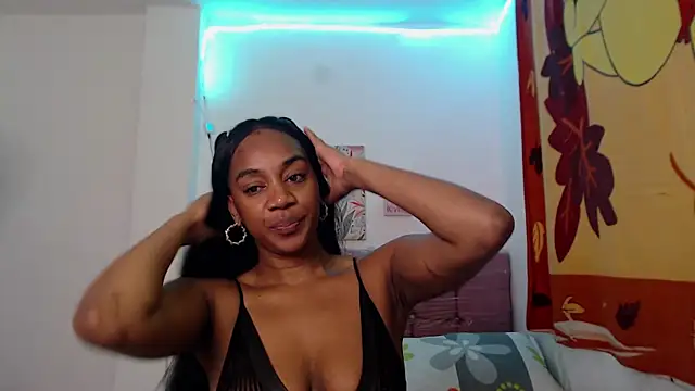 AishaOwens online show from 03.10.26