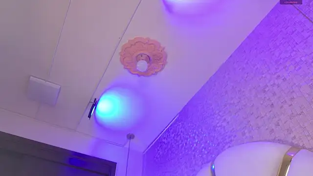 Snapshot of Caroline_palmerr chatting on 11.19.25 Caroline palmerr online show from 11.19.25