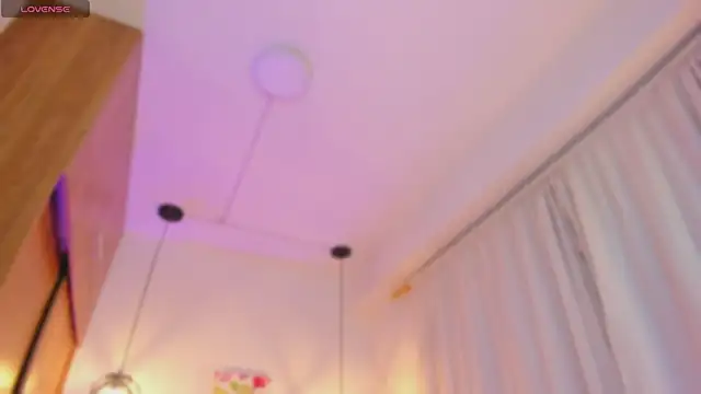 Snapshot of Cassiesteveens chatting on 11.13.25 Cassiesteveens online show from 11.13.25