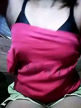 Snapshot of YuCii2k1 chatting on 11.19.25 YuCii2k1 online show from 11.19.25