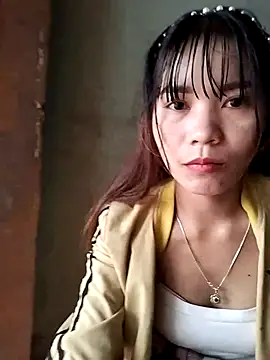 Snapshot of gugu0022 chatting on 12.05.25 gugu0022 online show from 12.05.25