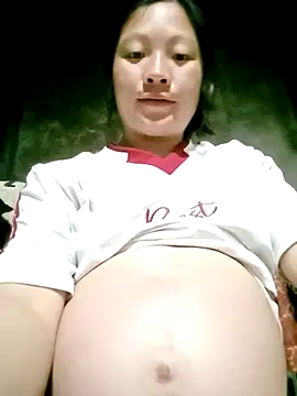 Snapshot of Micky_baby chatting on 05.12.26 Micky baby online show from 05.12.26