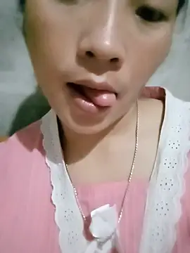 Snapshot of Micky_baby chatting on 06.25.26 Micky baby online show from 06.25.26