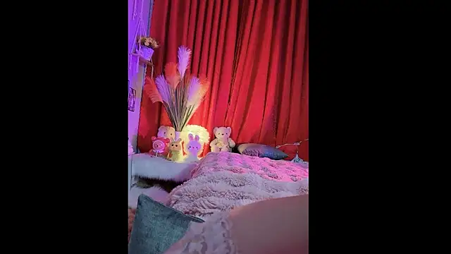 MiCandy-Lovee online show from 12.21.25