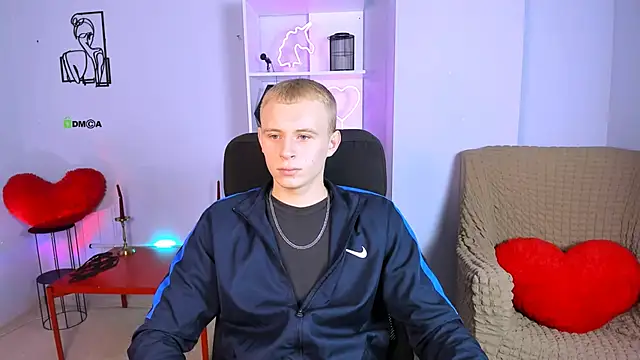 Snapshot of rafael_bien chatting on 11.21.25 rafael bien online show from 11.21.25