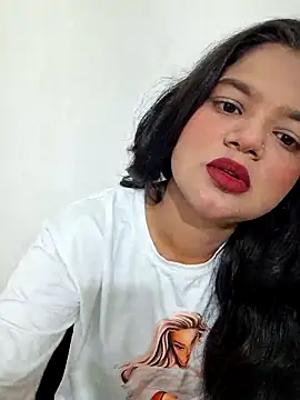 Snapshot of DIMPLE-GIRL88 chatting on 11.14.25 DIMPLE-GIRL88 online show from 11.14.25