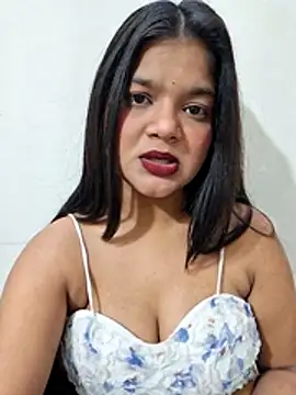 Snapshot of DIMPLE-GIRL88 chatting on 01.13.26 DIMPLE-GIRL88 online show from 01.13.26