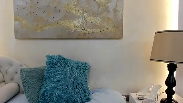 CarolinnaSaenz online show from 12.16.25