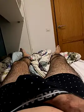 Snapshot of Yannick04 chatting on 11.17.25 Yannick04 online show from 11.17.25