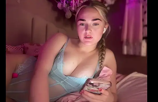 Pinkiepieexo online show from 11.28.25