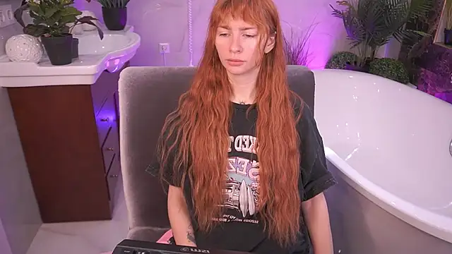 Nicol Moonn online show from 04.24.26