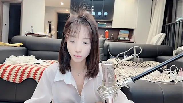 Snapshot of Butterbear chatting on 04.08.26 Butterbear online show from 04.08.26