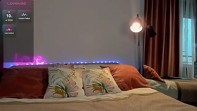 Snapshot of EllaRosss chatting on 12.03.25 EllaRosss online show from 12.03.25