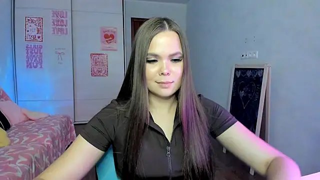Snapshot of Kira_love_81 chatting on 05.21.26 Kira love 81 online show from 05.21.26