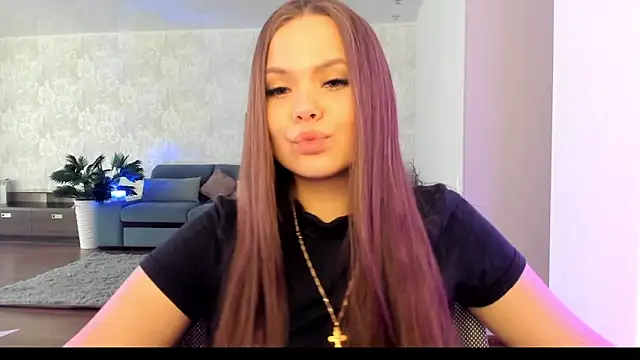 Snapshot of Kira_love_81 chatting on 05.24.26 Kira love 81 online show from 05.24.26