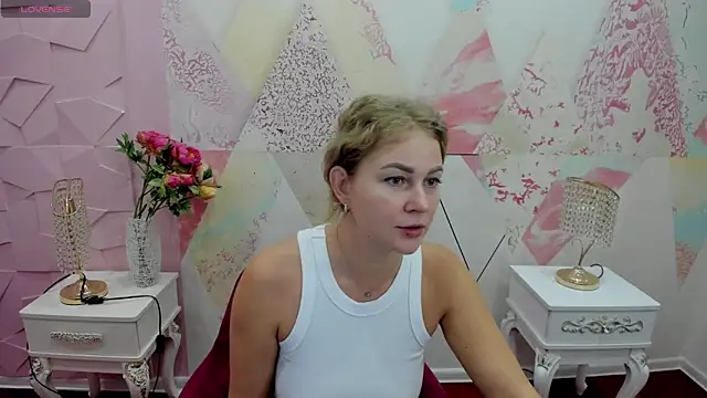 Snapshot of Lizy_frau2 chatting on 11.13.25 Lizy frau2 online show from 11.13.25