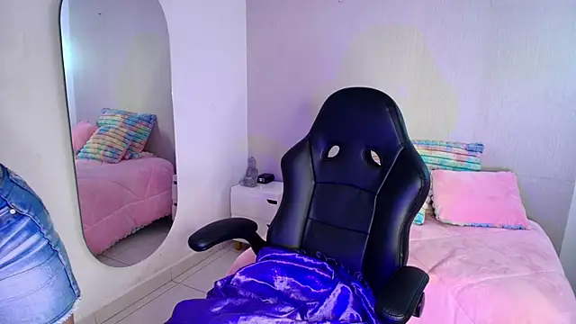 NinaSakura Eup online show from 11.20.25