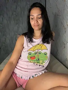 Snapshot of carolsapequinha chatting on 11.26.25 carolsapequinha online show from 11.26.25