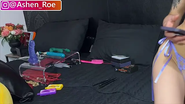 AshenRoe online show from 04.30.26