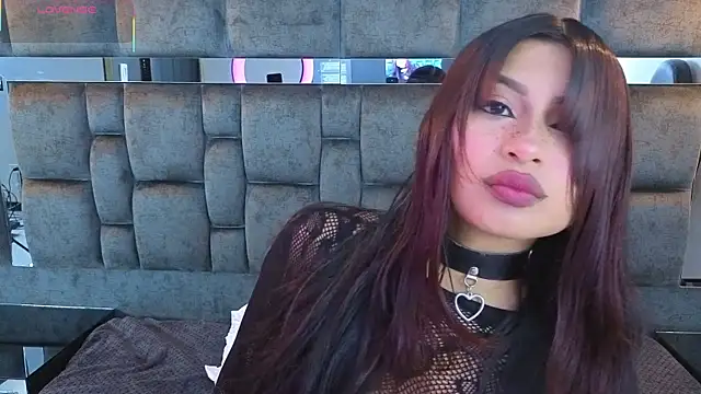 IssaJones  online show from 02.23.26