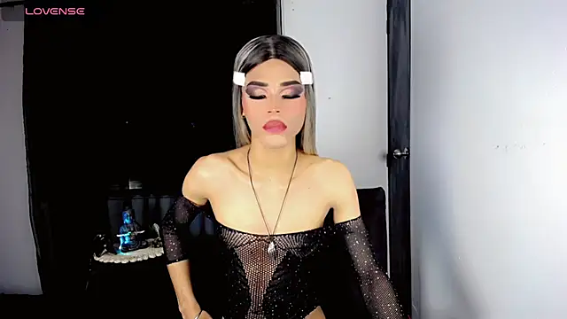 Snapshot of TAYLOR_S7 chatting on 11.14.25 TAYLOR S7 online show from 11.14.25