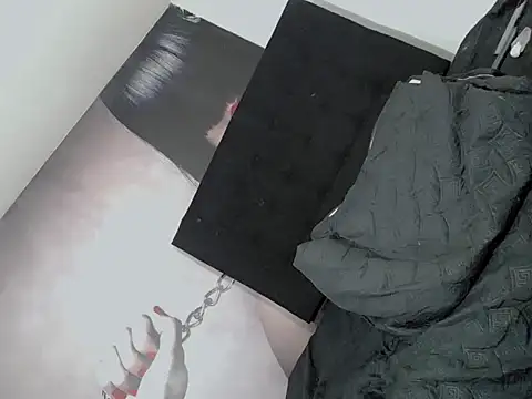 Snapshot of TAYLOR_S7 chatting on 11.20.25 TAYLOR S7 online show from 11.20.25