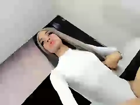 Snapshot of TAYLOR_S7 chatting on 11.29.25 TAYLOR S7 online show from 11.29.25