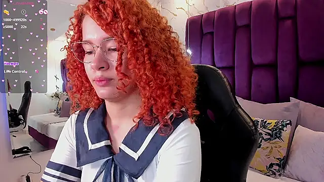 Snapshot of avrilwaynee chatting on 11.19.25 avrilwaynee online show from 11.19.25