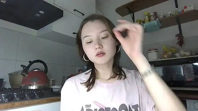 Snapshot of DeenaCaho chatting on 11.20.25 DeenaCaho online show from 11.20.25