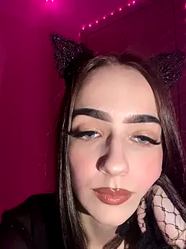 Snapshot of playful_pantherr chatting on 11.18.25 playful pantherr online show from 11.18.25