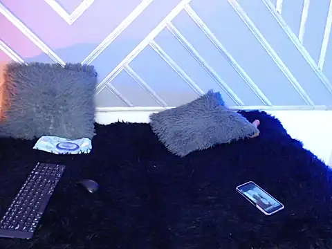 Snapshot of Mia_wayne chatting on 11.21.25 Mia wayne online show from 11.21.25