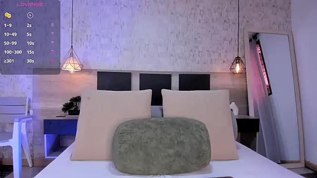 Sasha Wolff online show from 06.25.26