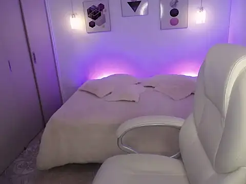 selene rouse  online show from 12.02.25