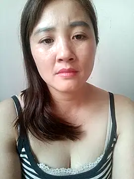 Snapshot of Little-Red123 chatting on 11.27.25 Little-Red123 online show from 11.27.25