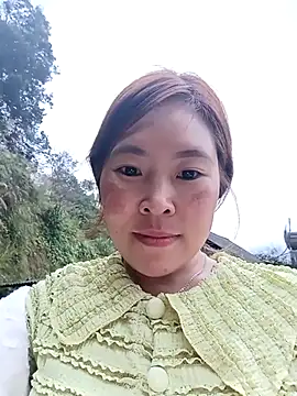 Snapshot of lolomtvi chatting on 11.13.25 lolomtvi online show from 11.13.25