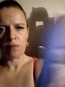 Snapshot of ItIsMeMM143 chatting on 11.13.25 ItIsMeMM143 online show from 11.13.25