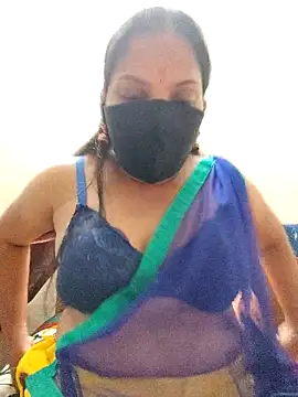 Snapshot of mahalaxmi_teluguammai chatting on 11.13.25 mahalaxmi teluguammai online show from 11.13.25