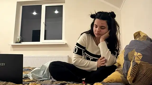 ArielleLeitao online show from 11.14.25