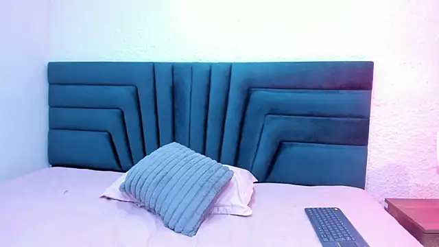 VictoriaRouge  online show from 01.15.26