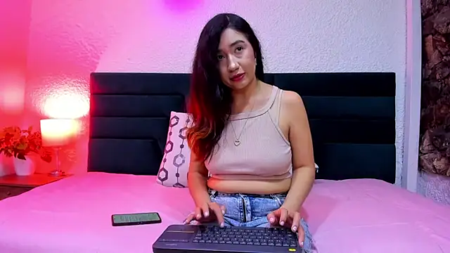 VictoriaRouge  online show from 03.19.26