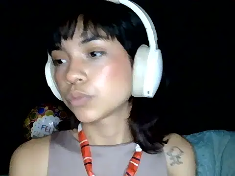 Snapshot of Lily_Sex chatting on 12.15.25 Lily Sex online show from 12.15.25