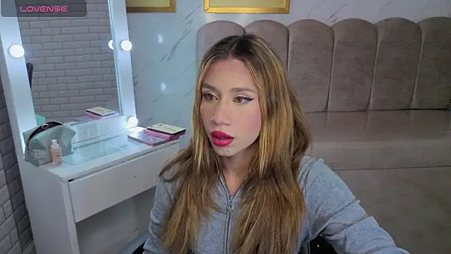 Evy Luxx v online show from 02.25.26