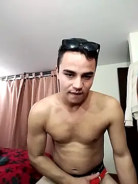 Snapshot of ElProhibido_ chatting on 11.16.25 ElProhibido online show from 11.16.25