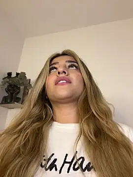 Isabella SparxS online show from 12.19.25